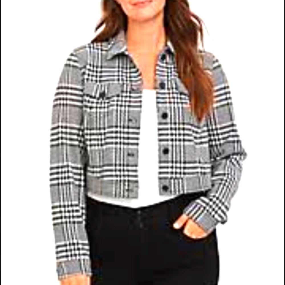 Torrid size 2 cropped stretchy jacket♡